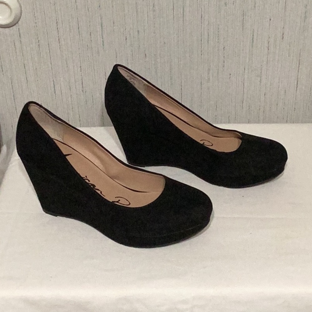 American rag black wedges, size 7 in women. - Picture 2 of 7